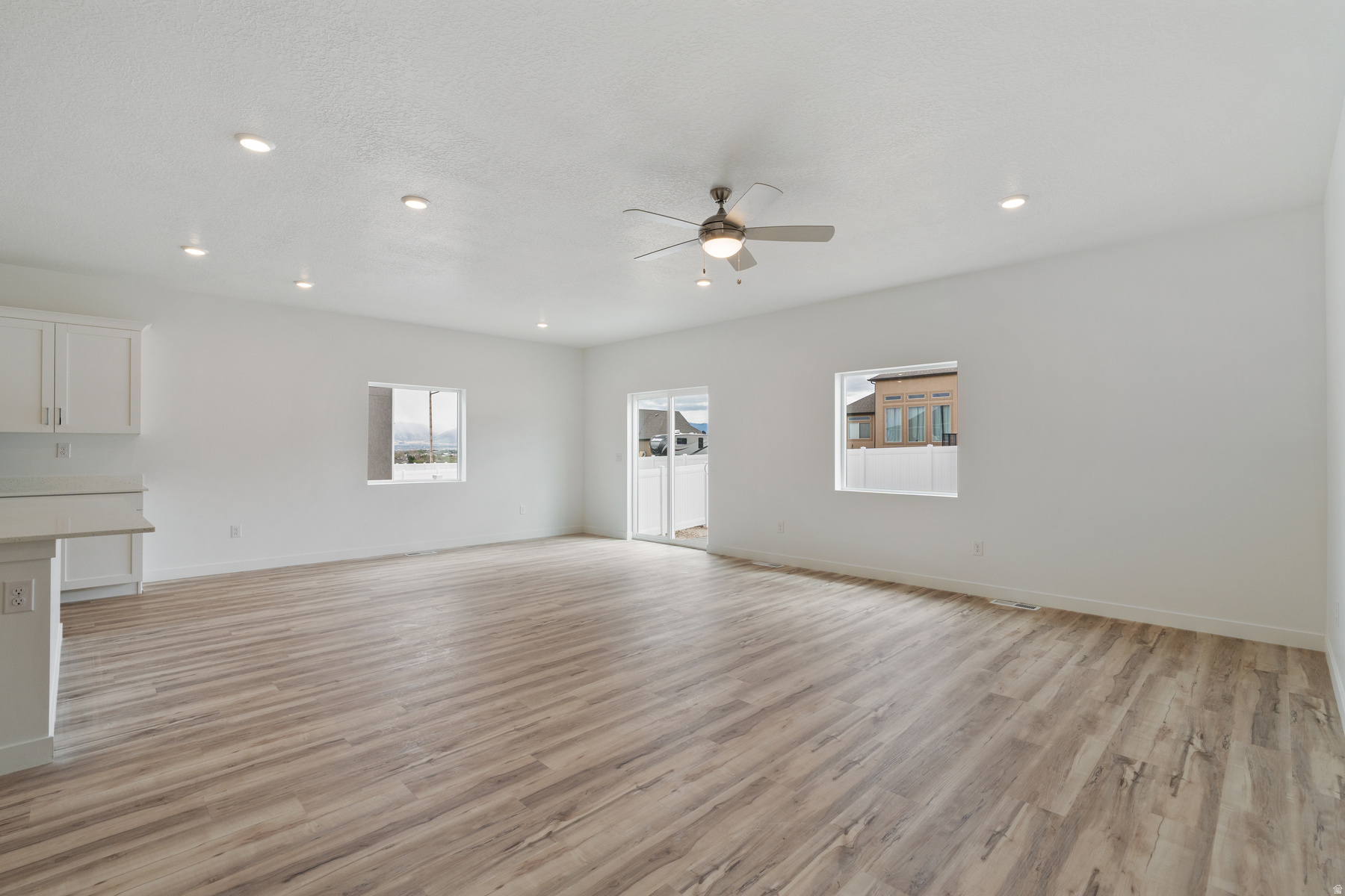 DESERT EDGE - Residential
