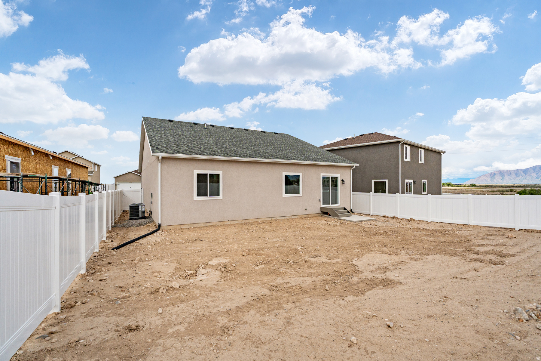 DESERT EDGE - Residential