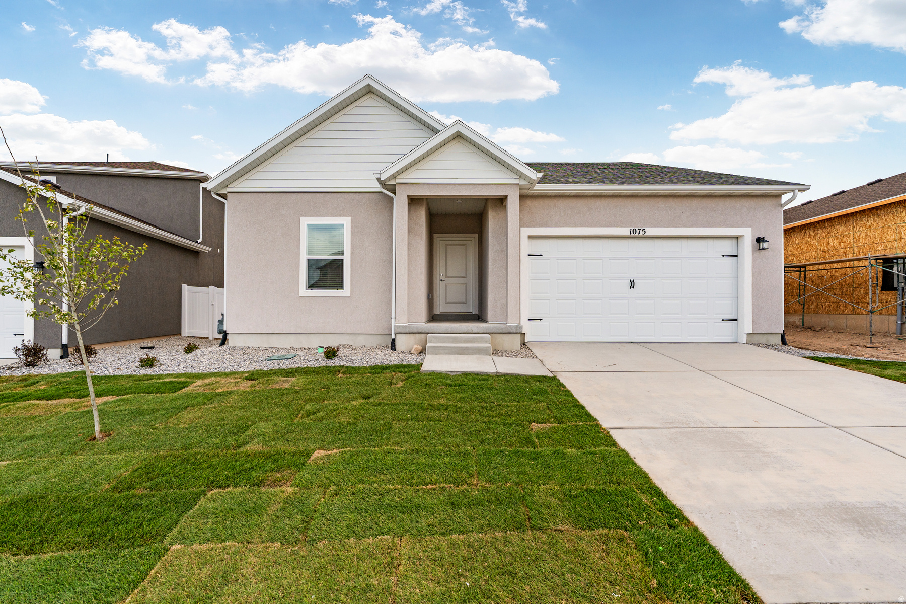 DESERT EDGE - Residential