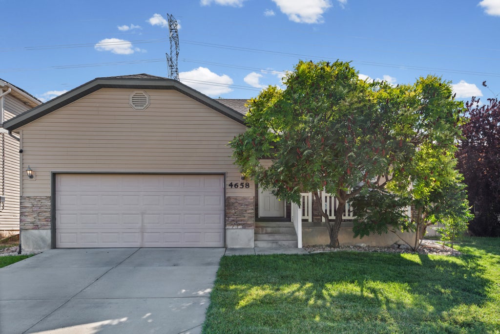 Photo of 4658 N LONG WAY, Eagle Mountain, UT 84005 (MLS # 2183728)