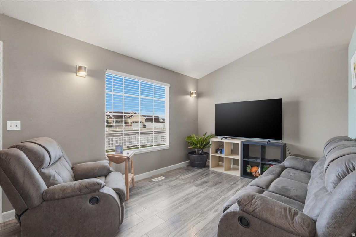 SUNRIDGE MEADOWS PHA - Residential