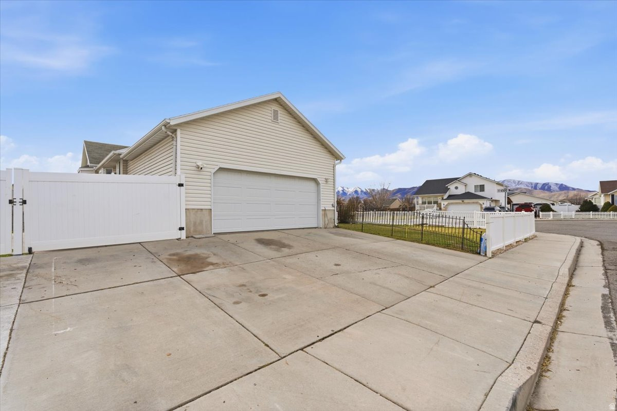 SUNRIDGE MEADOWS PHA - Residential