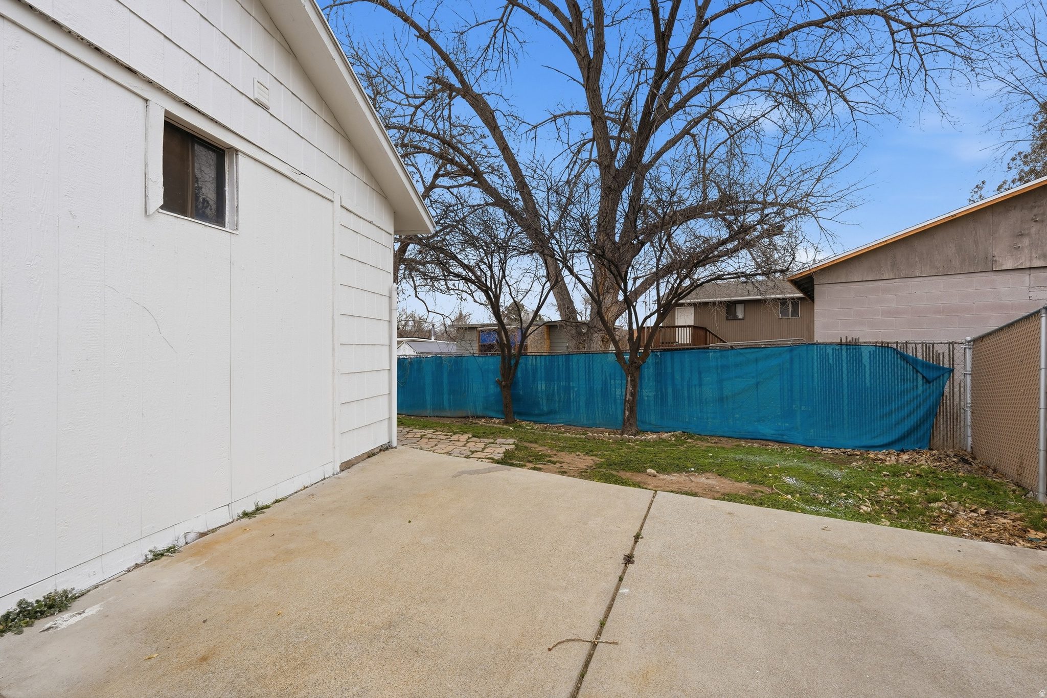 SKY BLUE ACRES #4 - Residential