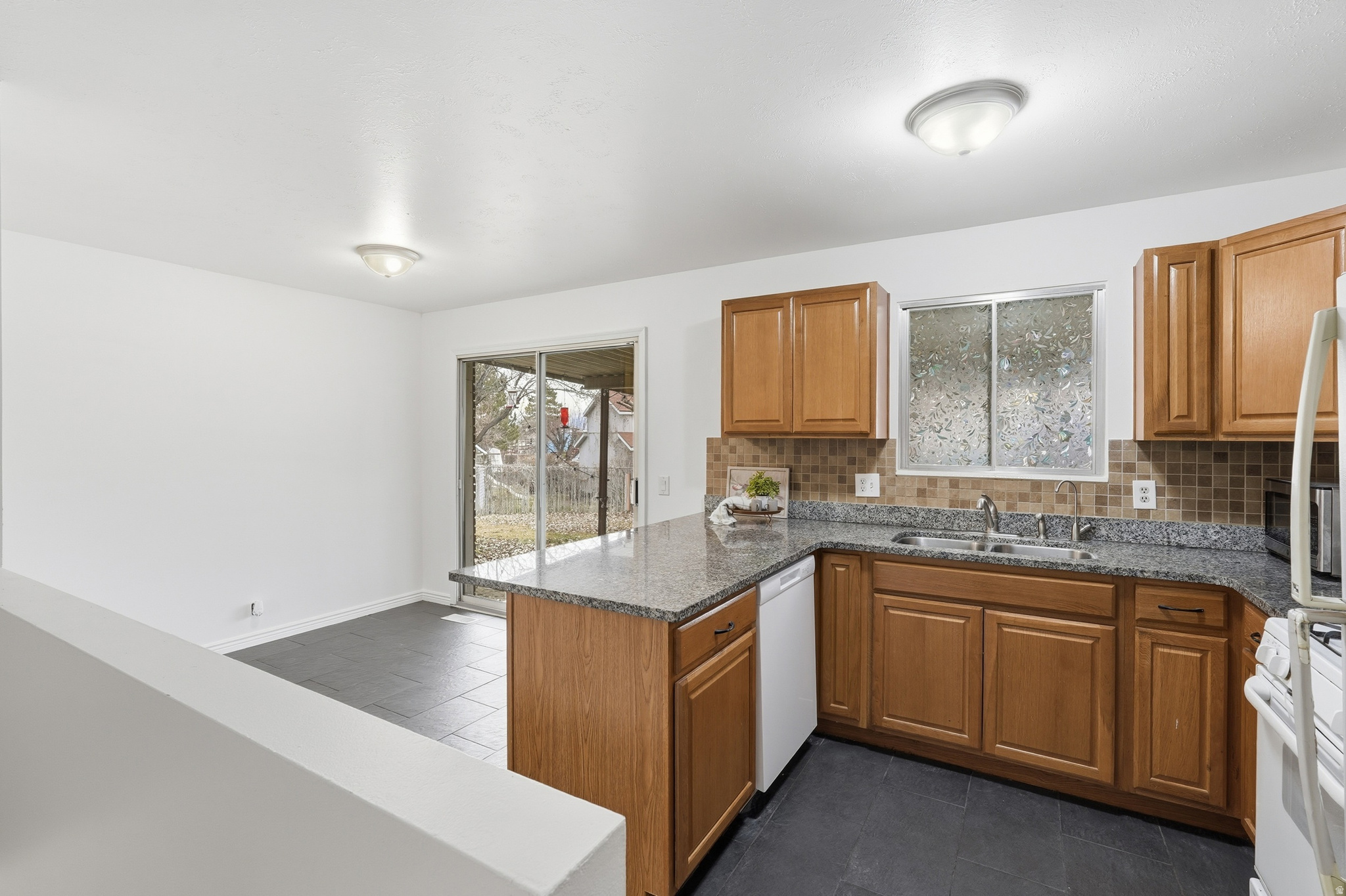 SKY BLUE ACRES #4 - Residential