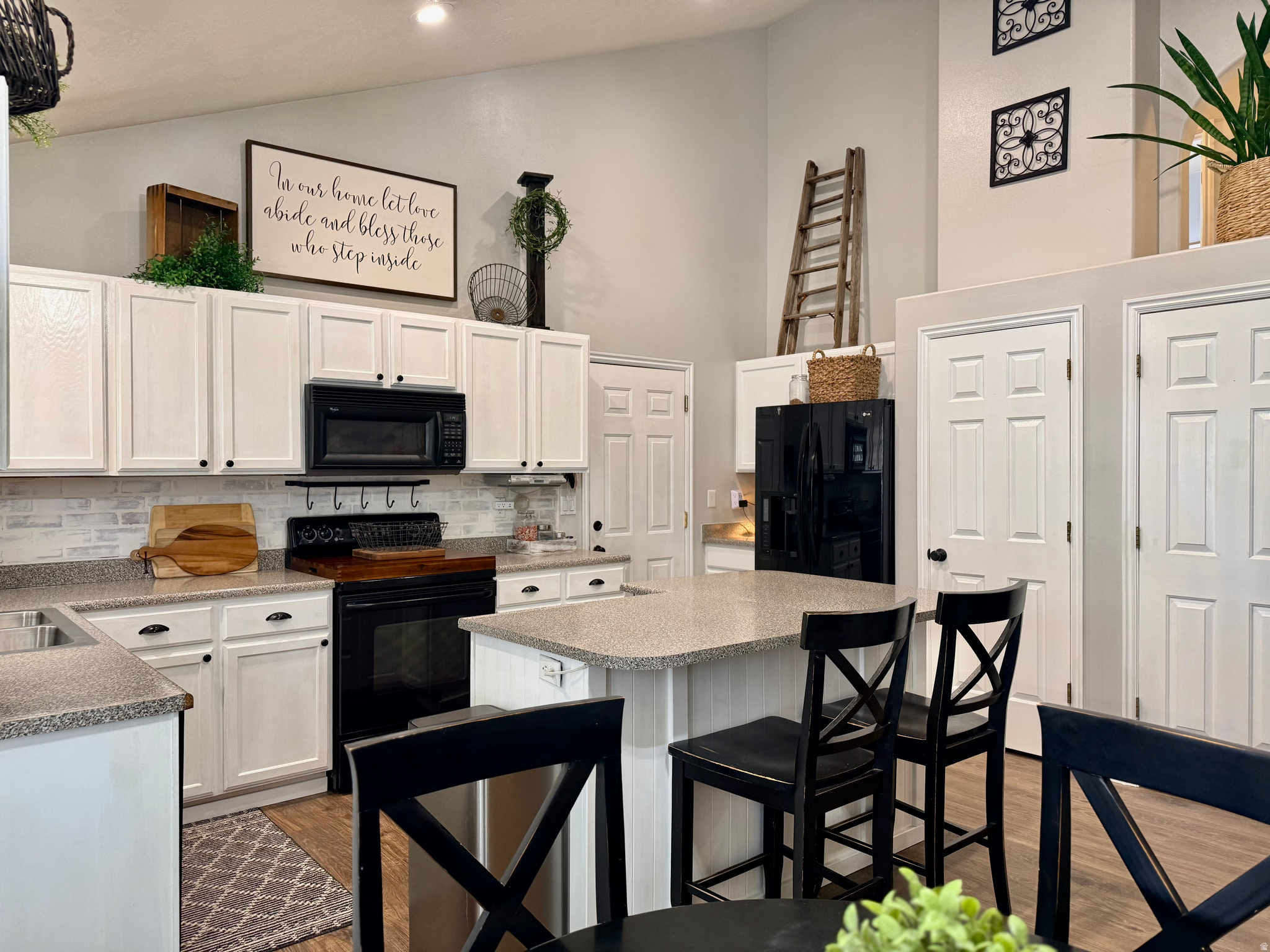 DIAMOND SUMMIT UNIT 2 - Residential