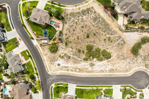 Tiny photo for 5527 W LOOKOUT MESA CIR #120, Herriman, UT 84096 (MLS # 2109726)