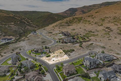 Tiny photo for 5527 W LOOKOUT MESA CIR #120, Herriman, UT 84096 (MLS # 2109726)