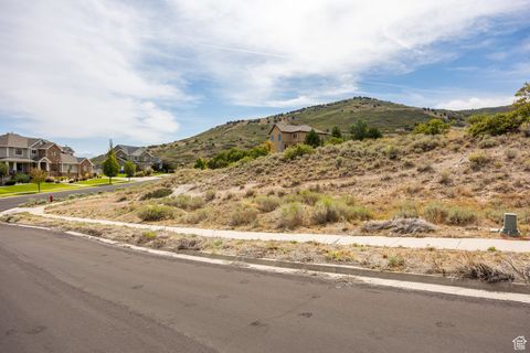 Tiny photo for 5527 W LOOKOUT MESA CIR #120, Herriman, UT 84096 (MLS # 2109726)