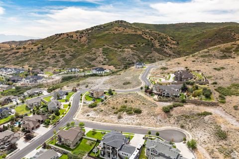 Tiny photo for 5527 W LOOKOUT MESA CIR #120, Herriman, UT 84096 (MLS # 2109726)