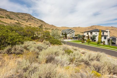 Tiny photo for 5527 W LOOKOUT MESA CIR #120, Herriman, UT 84096 (MLS # 2109726)