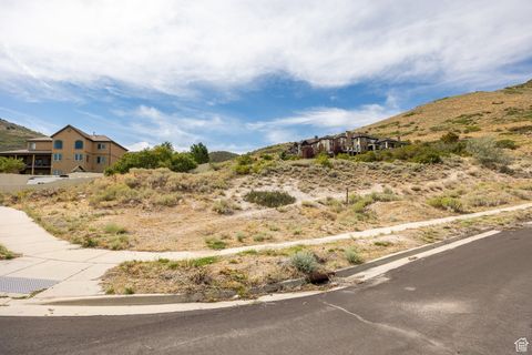 Photo of 5527 W LOOKOUT MESA CIR #120, Herriman, UT 84096 (MLS # 2109726)