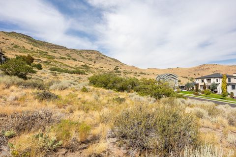 Tiny photo for 5527 W LOOKOUT MESA CIR #120, Herriman, UT 84096 (MLS # 2109726)