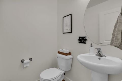 Tiny photo for 1954 W PARKVIEW DR, Syracuse, UT 84075 (MLS # 2135557)