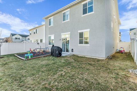 Tiny photo for 1954 W PARKVIEW DR, Syracuse, UT 84075 (MLS # 2135557)