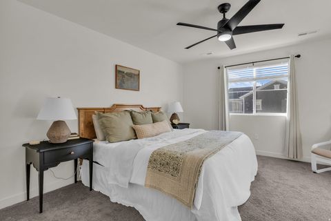 Tiny photo for 1954 W PARKVIEW DR, Syracuse, UT 84075 (MLS # 2135557)