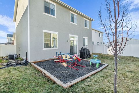 Tiny photo for 1954 W PARKVIEW DR, Syracuse, UT 84075 (MLS # 2135557)