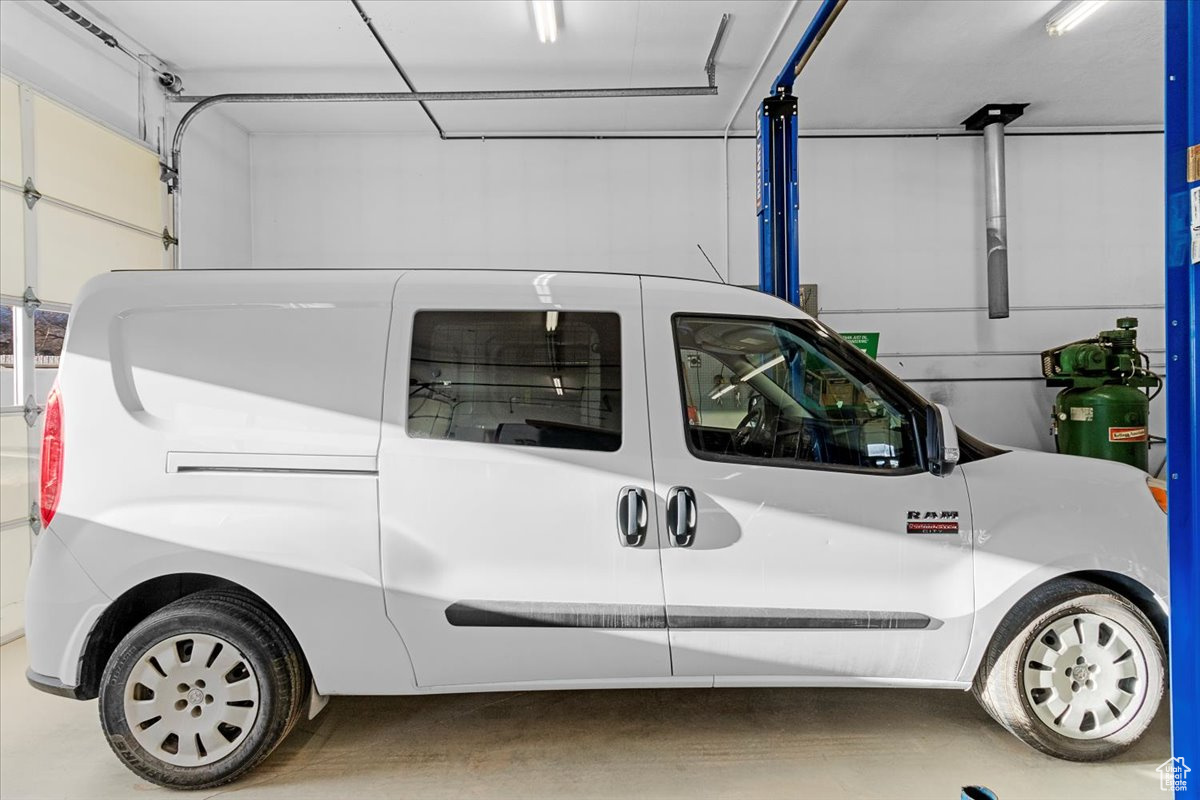 DAILEY MINOR - Commercial Sale