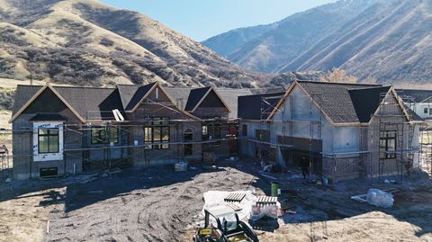 Photo of 702 N 2000 E #305, Mapleton, UT 84664 (MLS # 2134512)