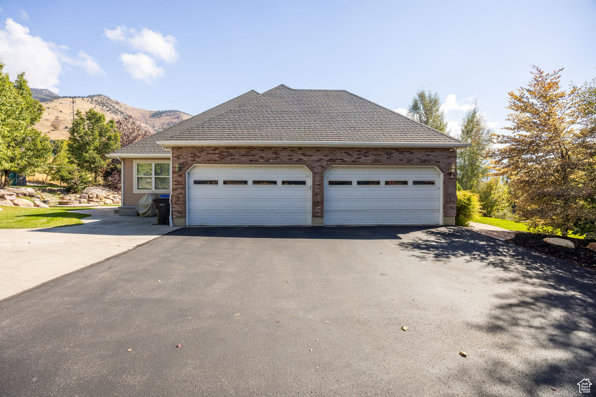 CANYON RIDGE - Residential