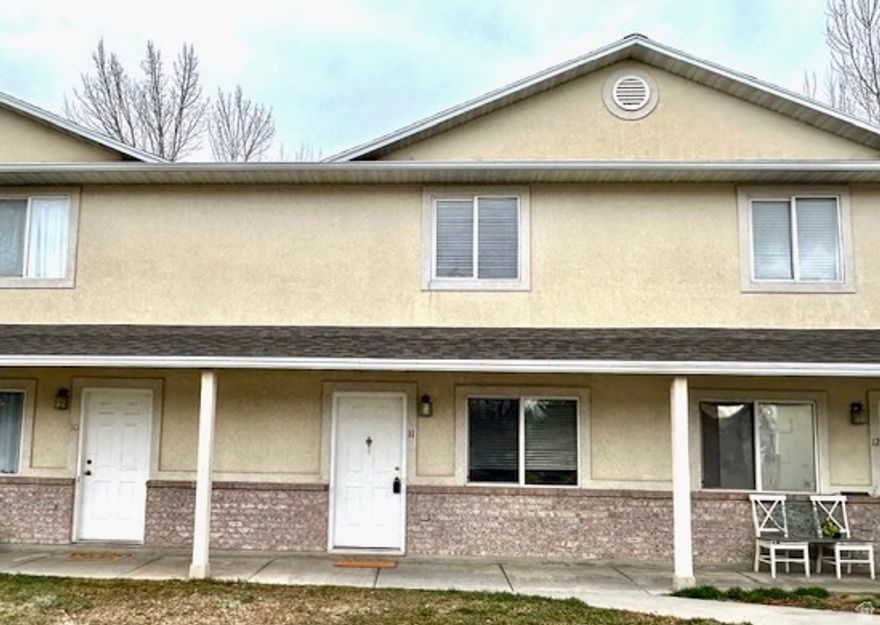 Come see this charming 2-bedroom townhome, offering affordable, low-maintenance living. This townhome offers a functional layout, inviting living spaces, and beautiful mountain views. Perfect for first-time buyers, investors, or anyone seeking comfort in a peaceful setting.