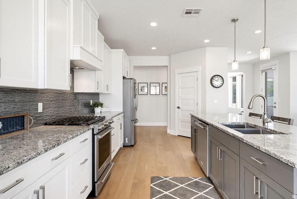 LEDGES OF ST GEORGE PH 7 - Residential