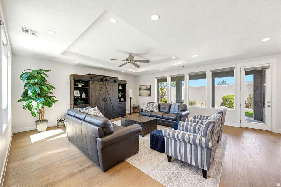 LEDGES OF ST GEORGE PH 7 - Residential