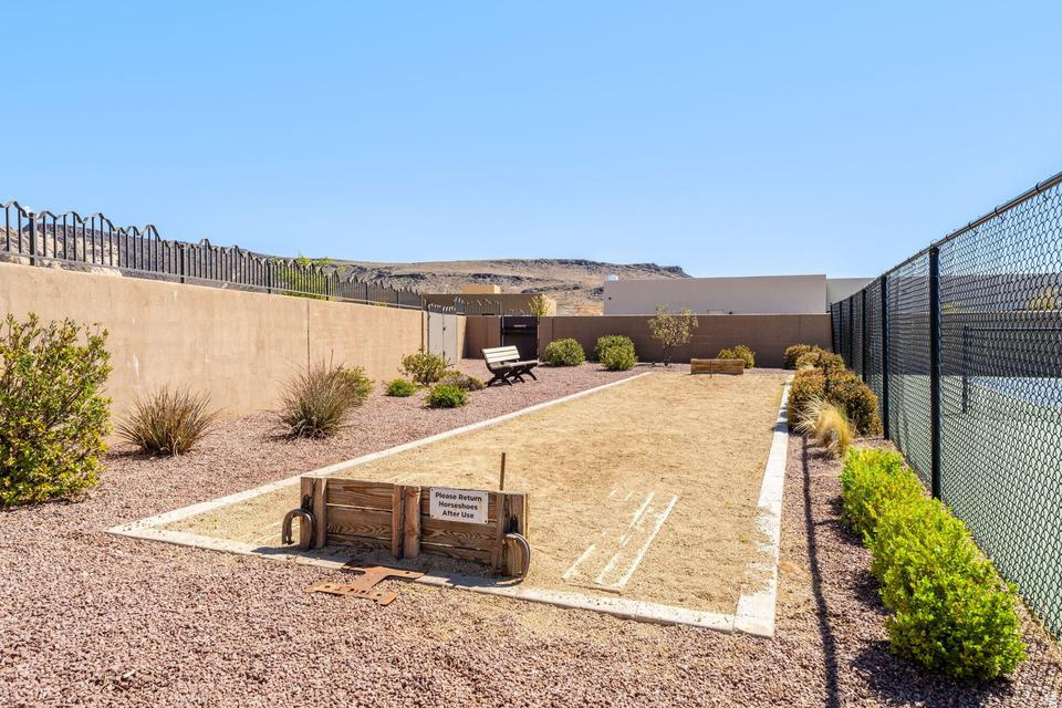 LEDGES OF ST GEORGE PH 7 - Residential