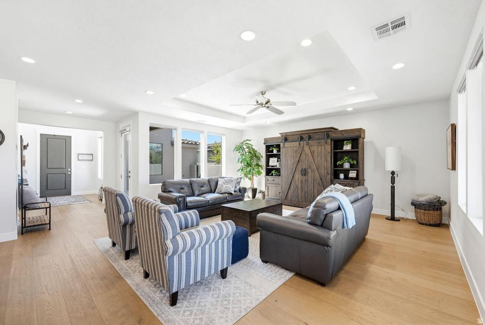 LEDGES OF ST GEORGE PH 7 - Residential