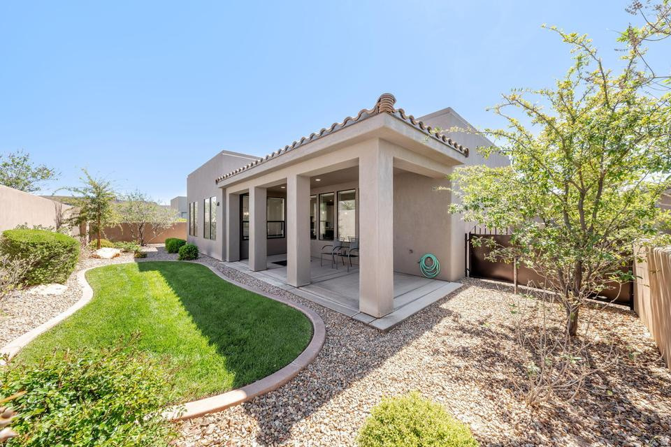 LEDGES OF ST GEORGE PH 7 - Residential