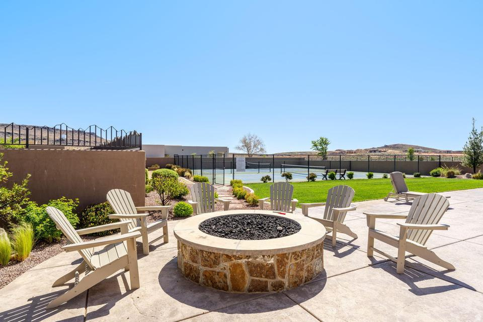 LEDGES OF ST GEORGE PH 7 - Residential