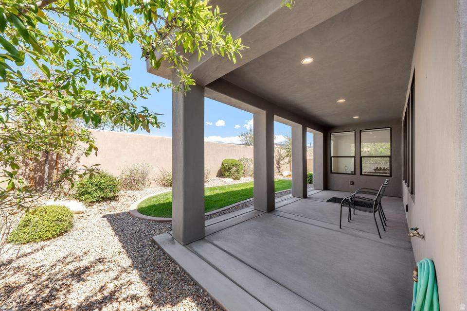 LEDGES OF ST GEORGE PH 7 - Residential