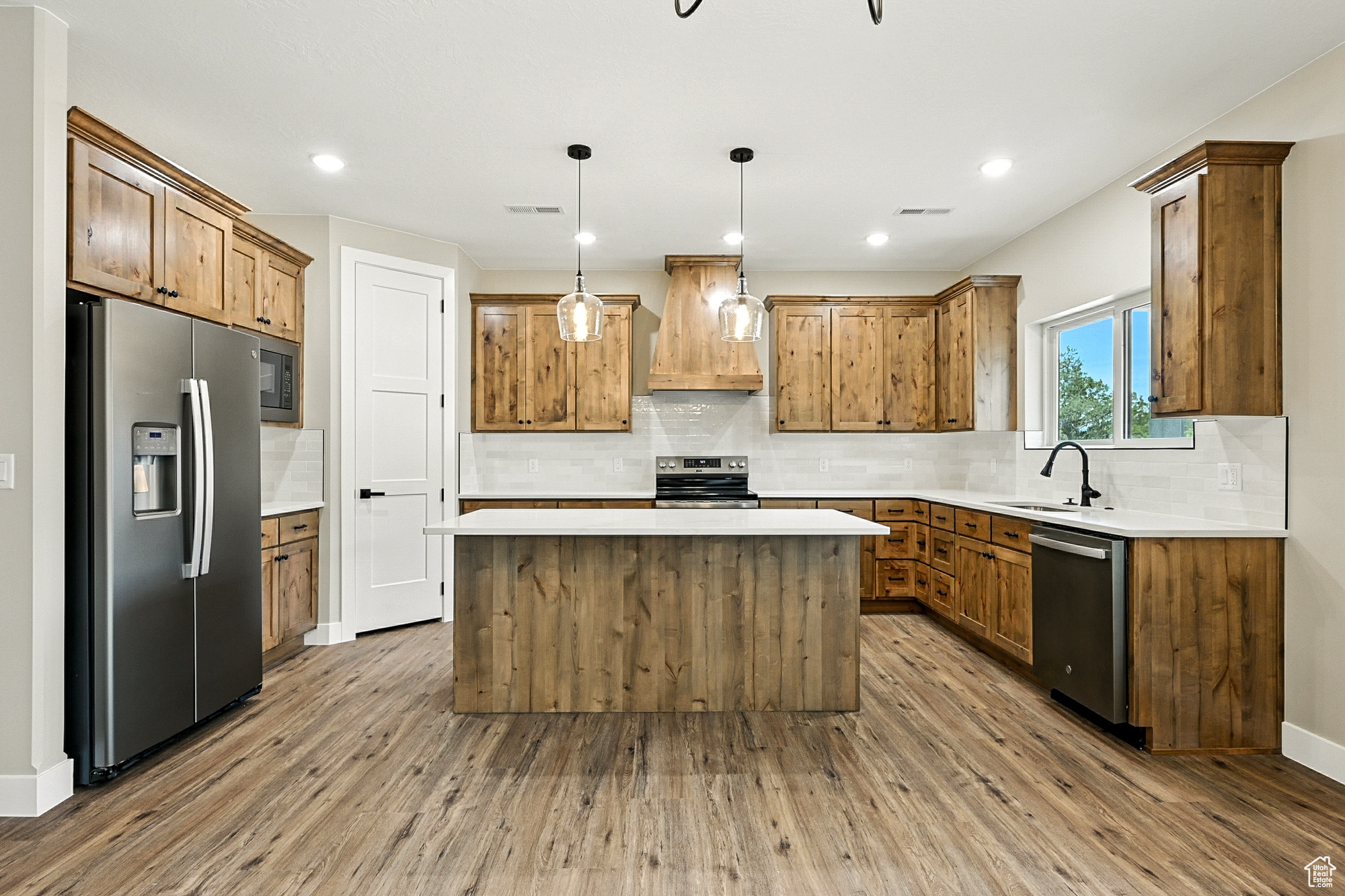 SADDLEBACK RIDGE - Residential