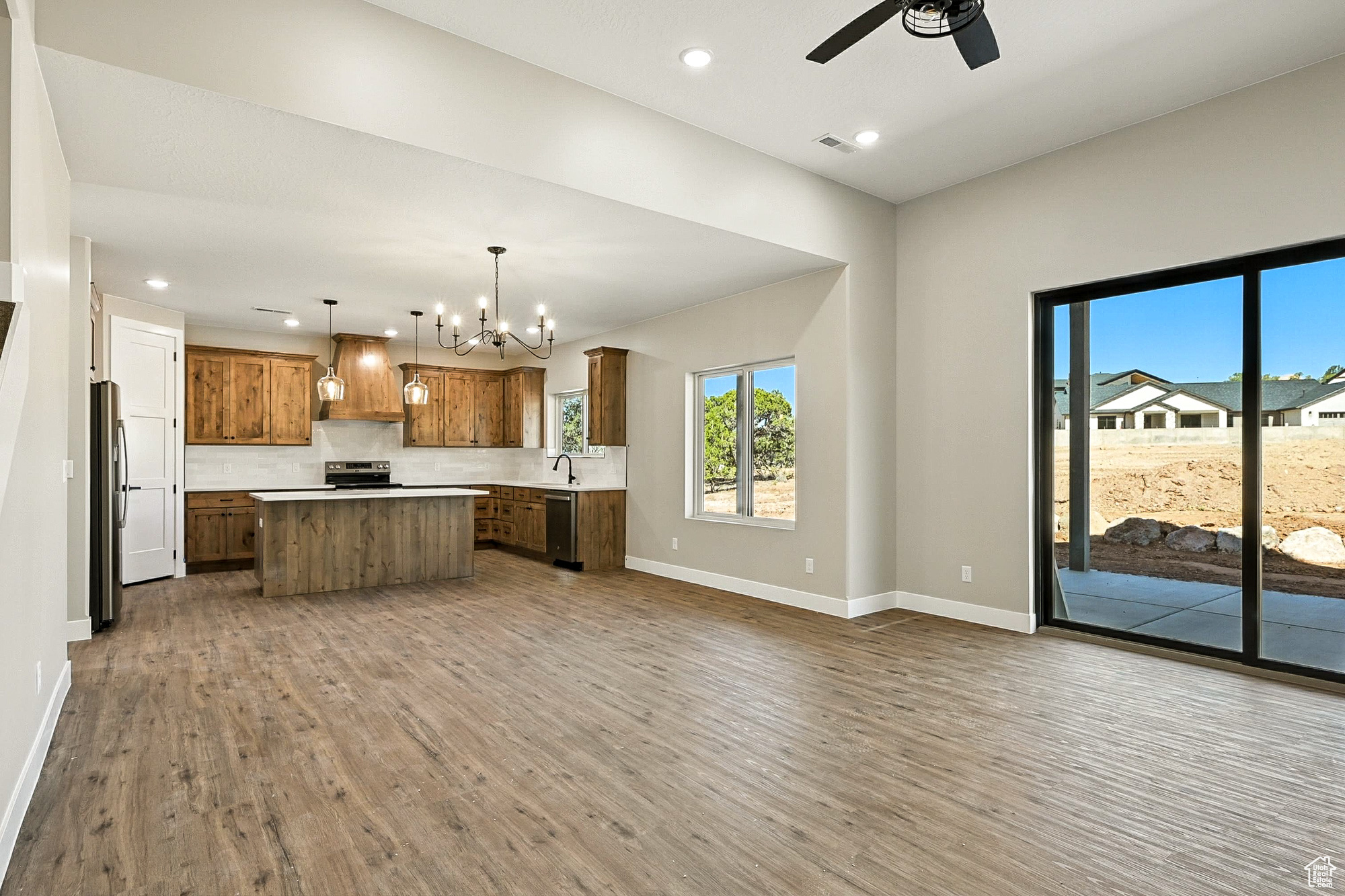 SADDLEBACK RIDGE - Residential