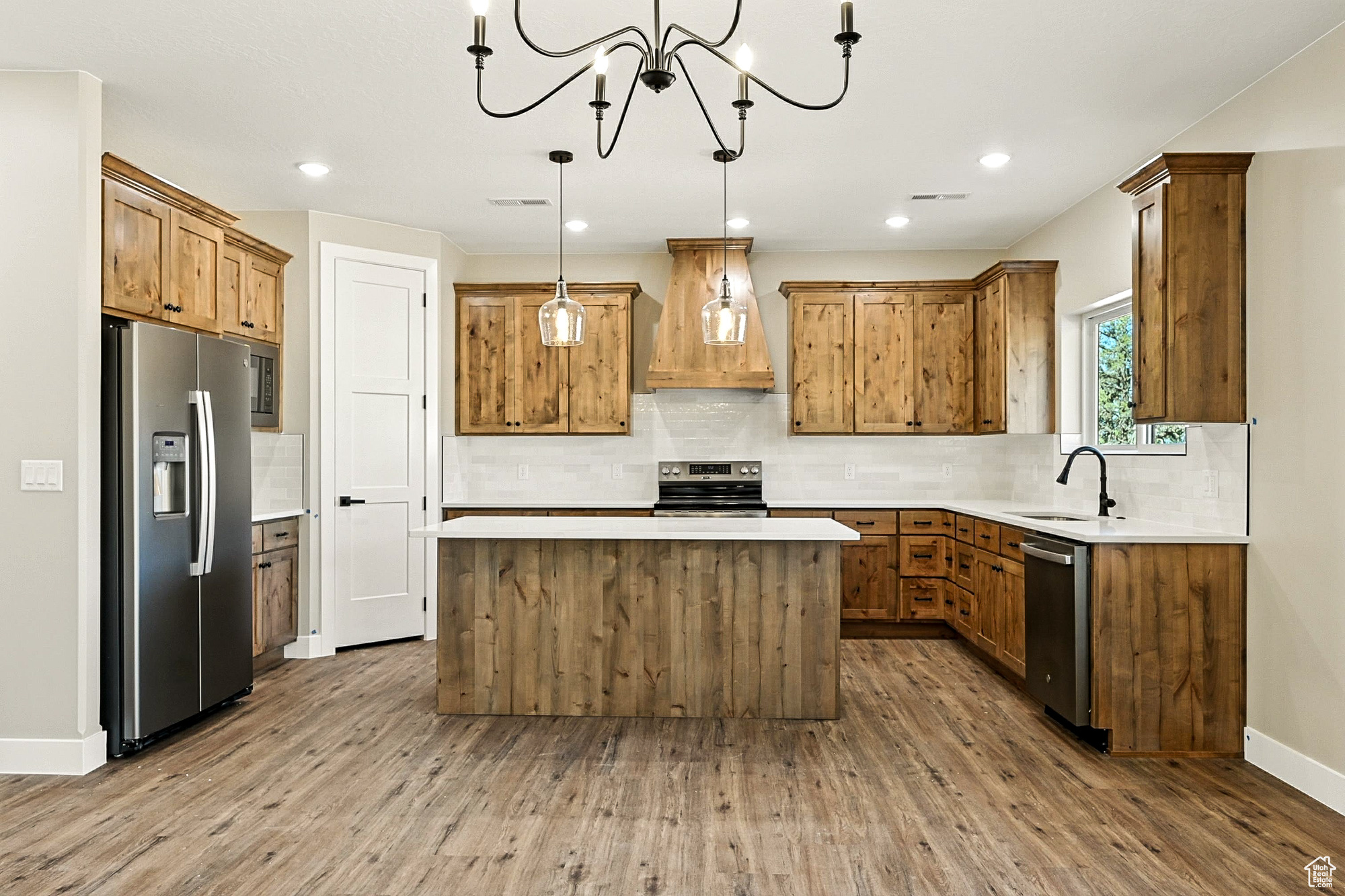 SADDLEBACK RIDGE - Residential