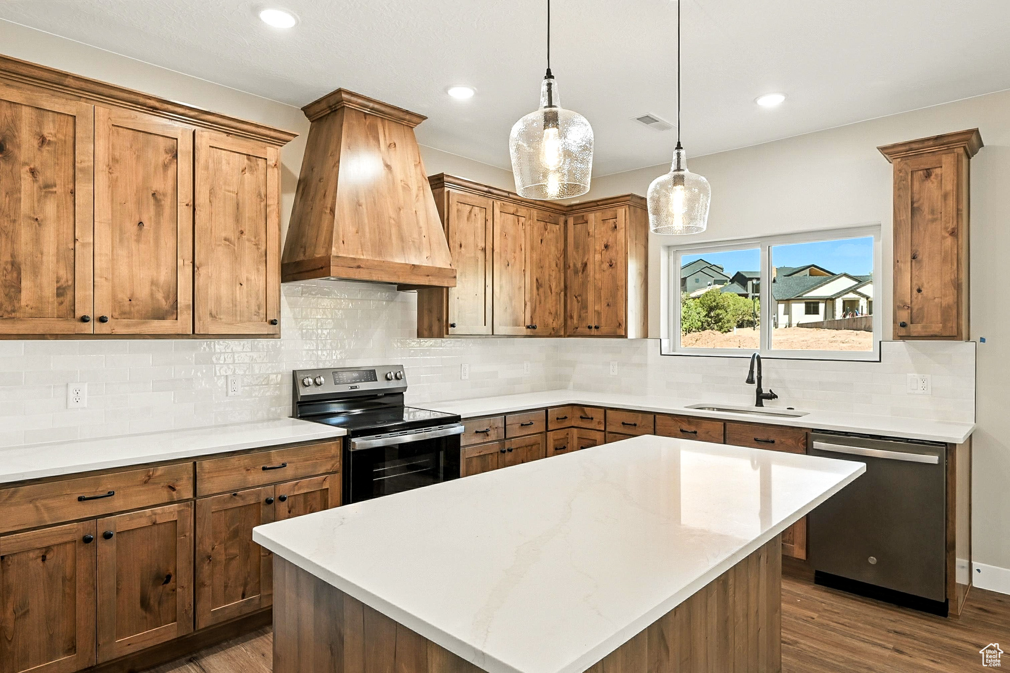 SADDLEBACK RIDGE - Residential