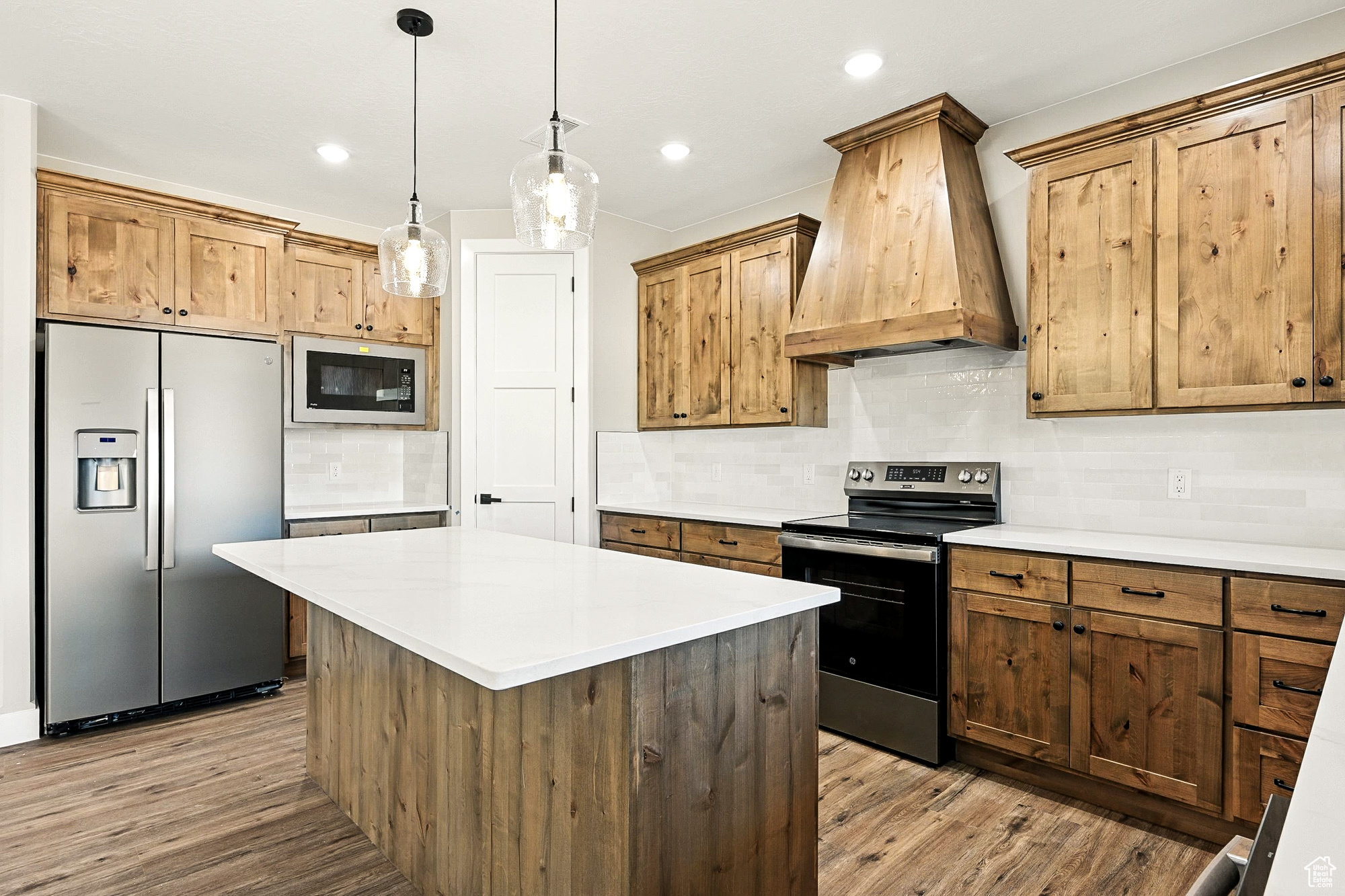 SADDLEBACK RIDGE - Residential