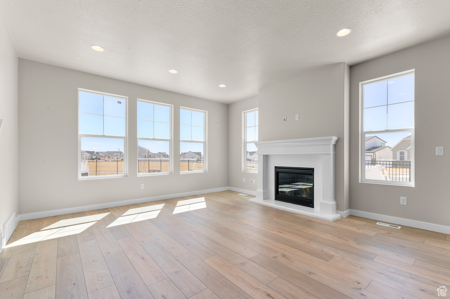 OVERLAND GARDENS D186 - Residential