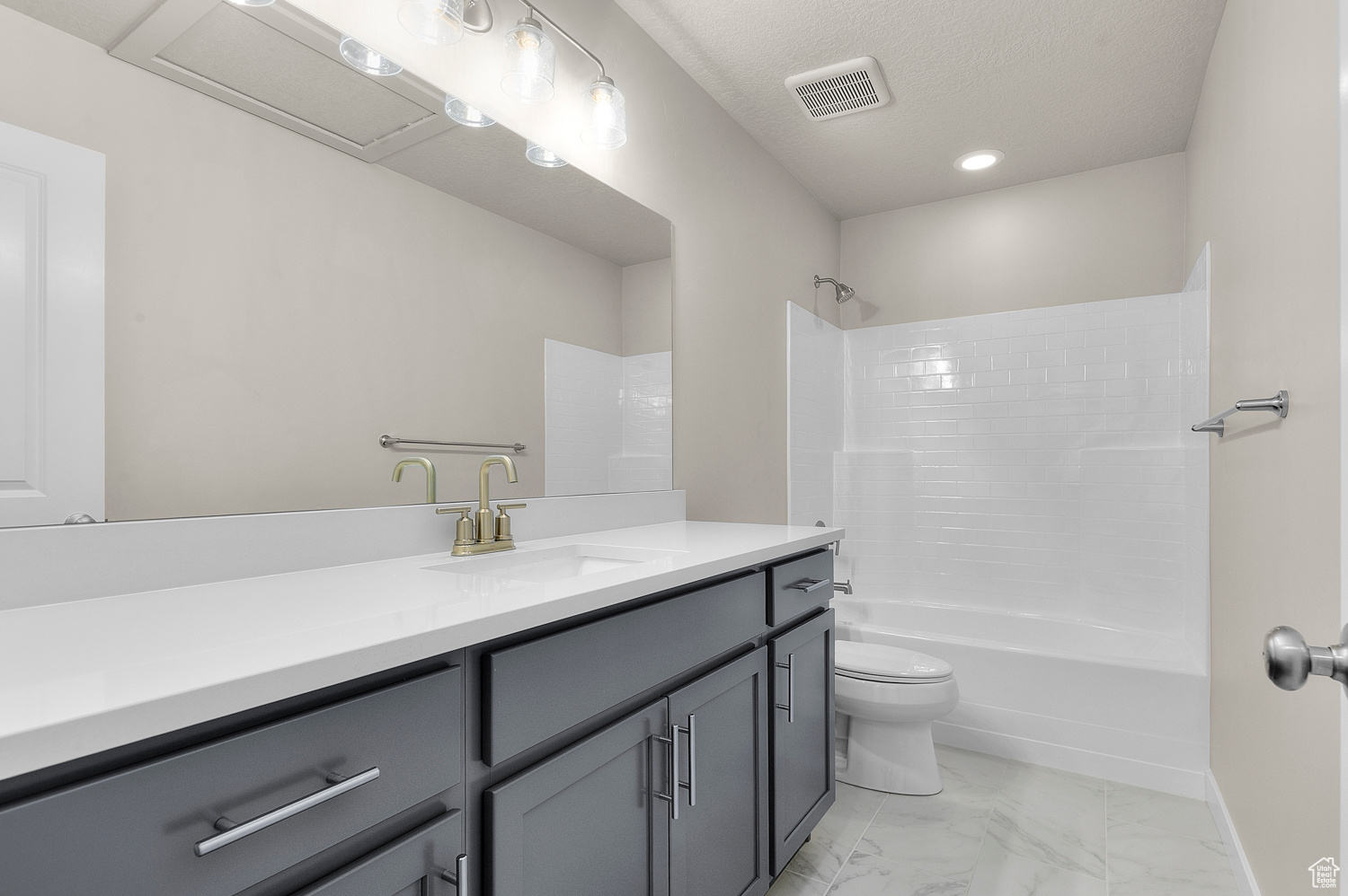 OVERLAND GARDENS D186 - Residential