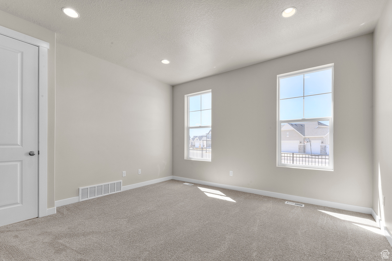 OVERLAND GARDENS D186 - Residential