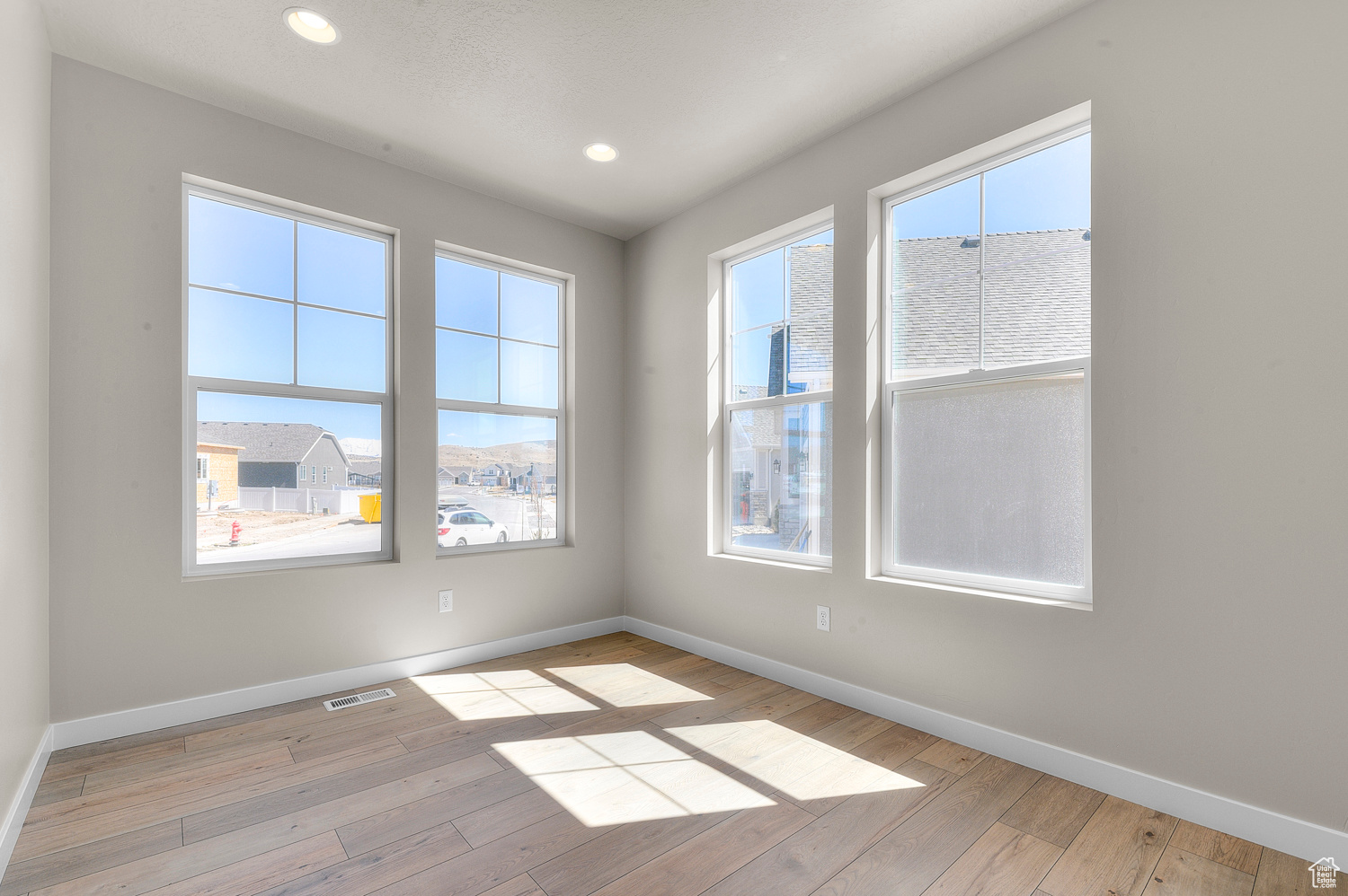 OVERLAND GARDENS D186 - Residential