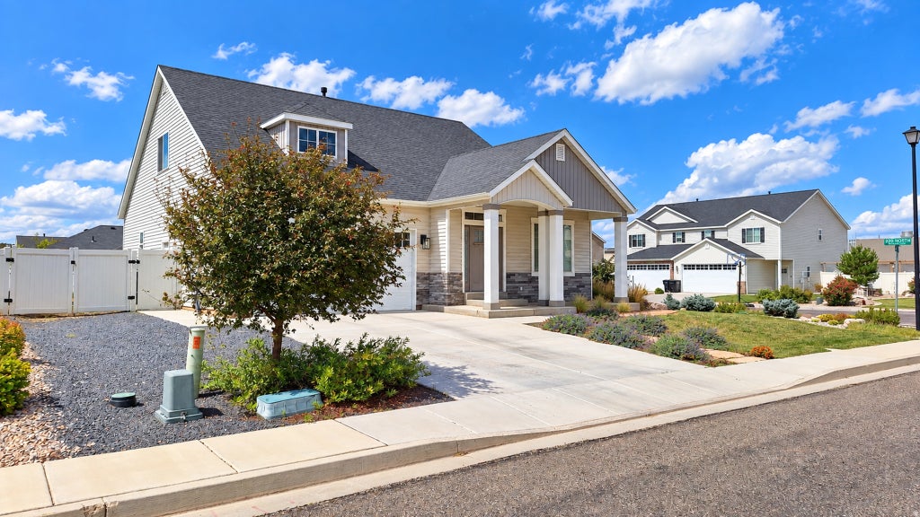 Photo of 213 N BRISTOL Dr W, Cedar City, UT 84720 (MLS # 2186933)