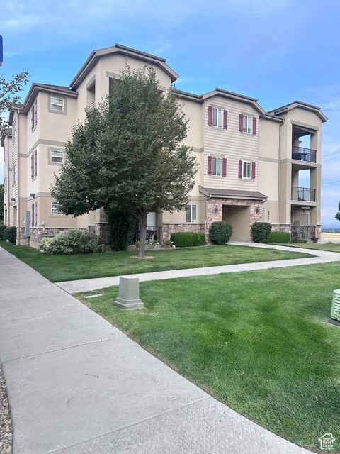 Tiny photo for 6995 S TOURIST LN W #7, West Jordan, UT 84081 (MLS # 2105667)