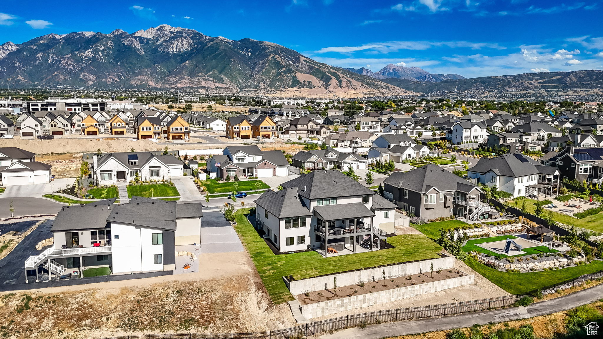 BIG WILLOW - Residential
