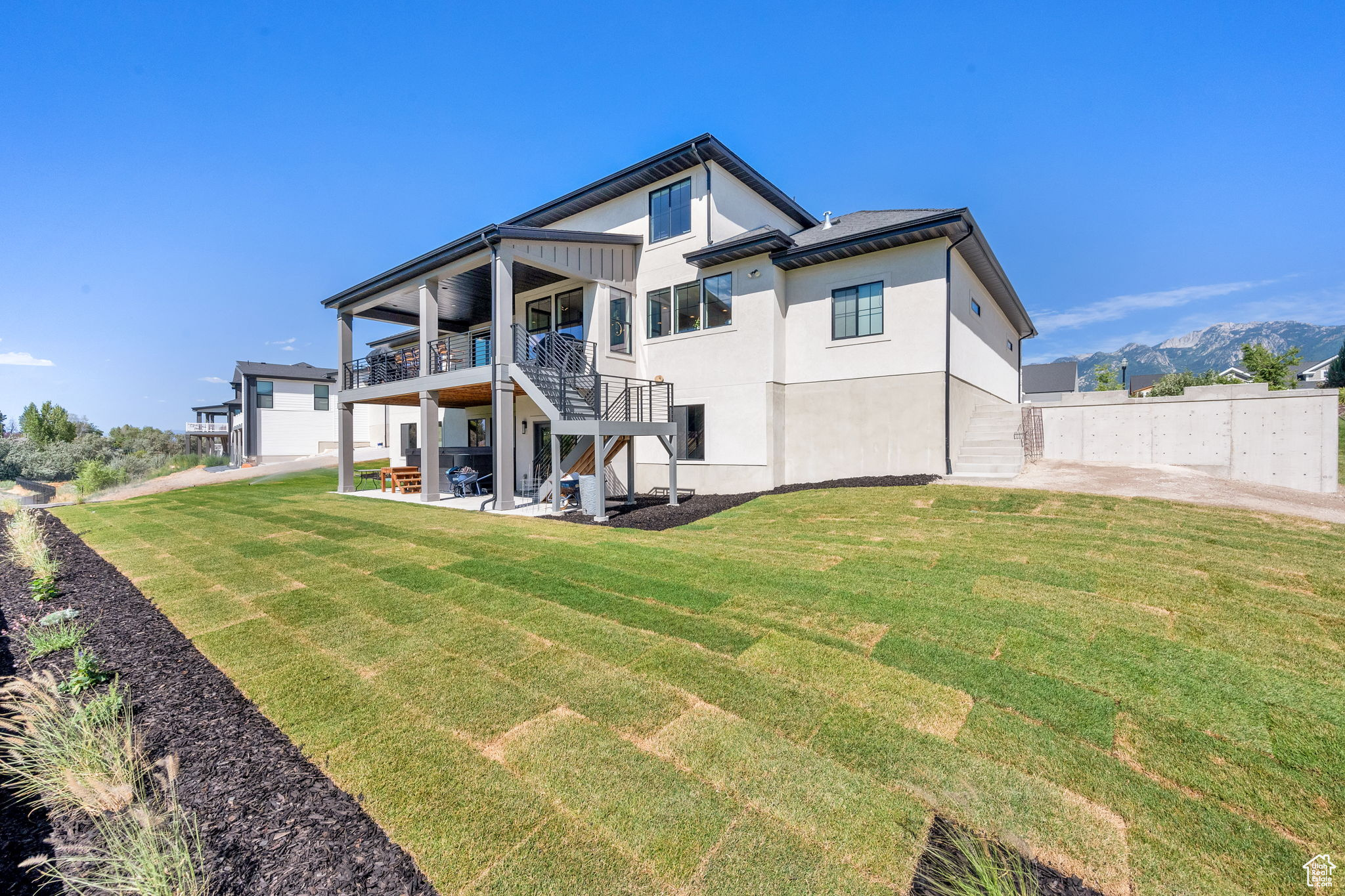 BIG WILLOW - Residential