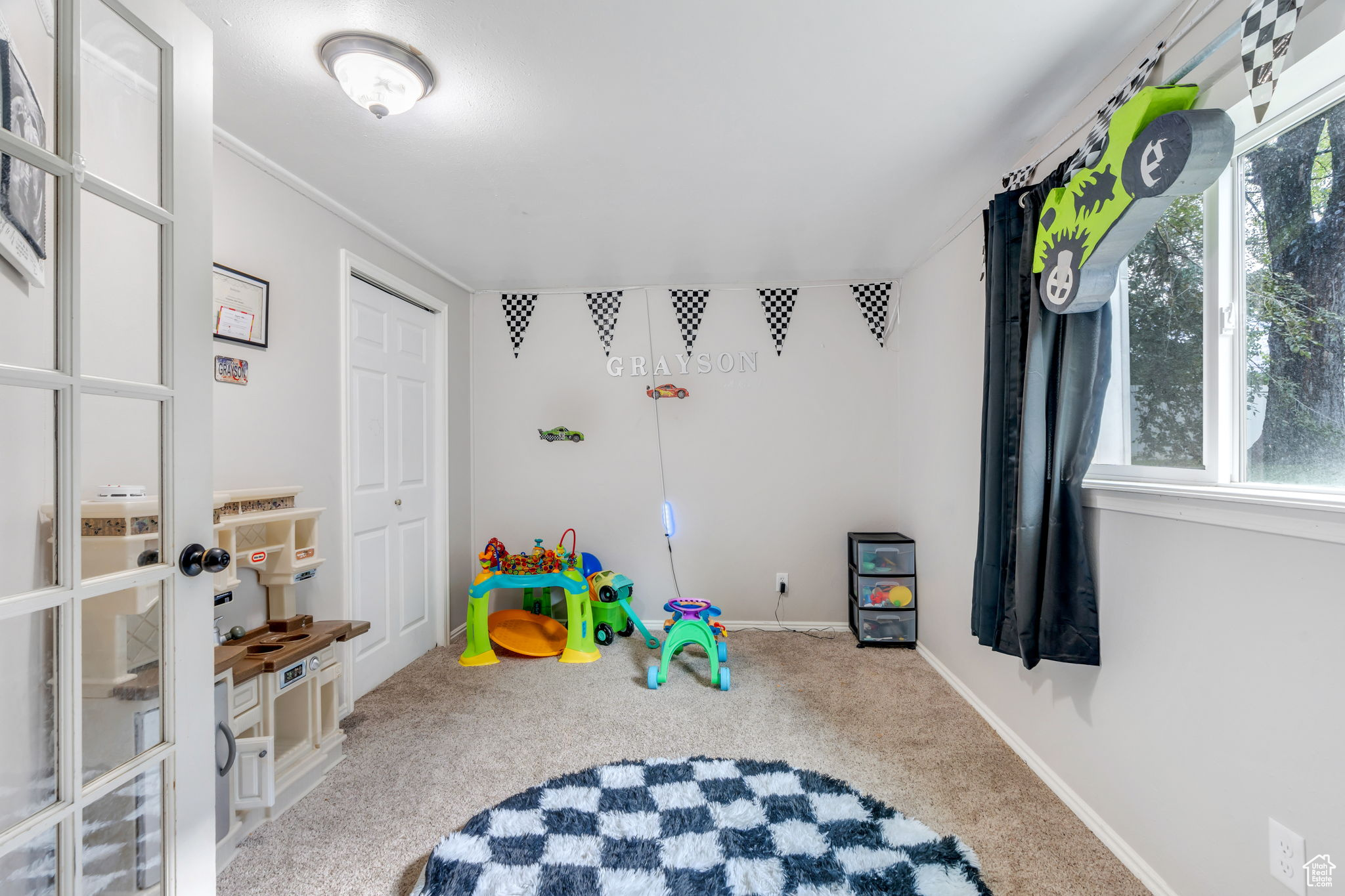 WILLOWBROOK HILL CON - Residential