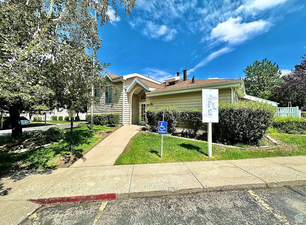 CARRIAGE CROSSING - Residential