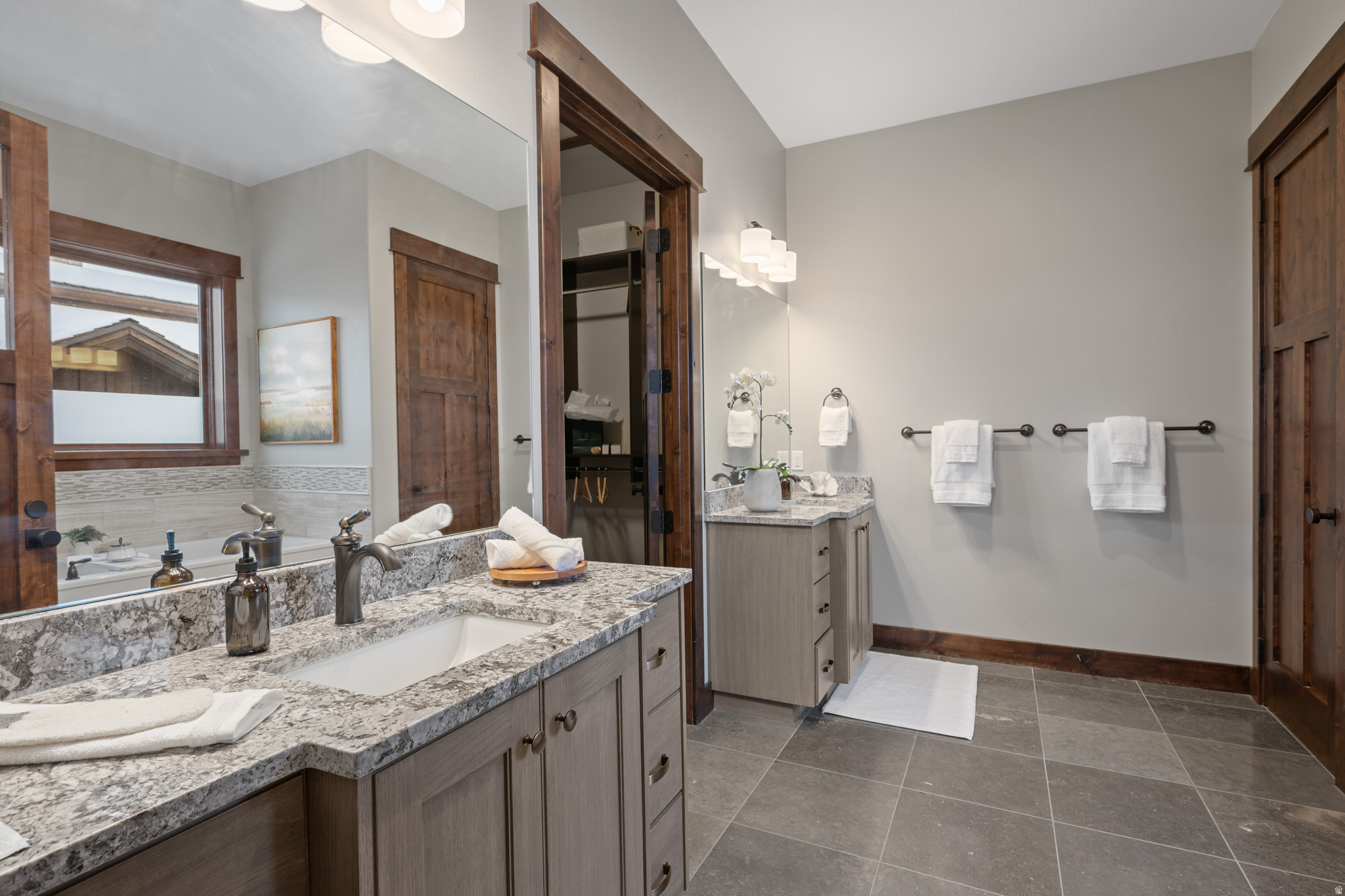 RED LEDGES - Residential