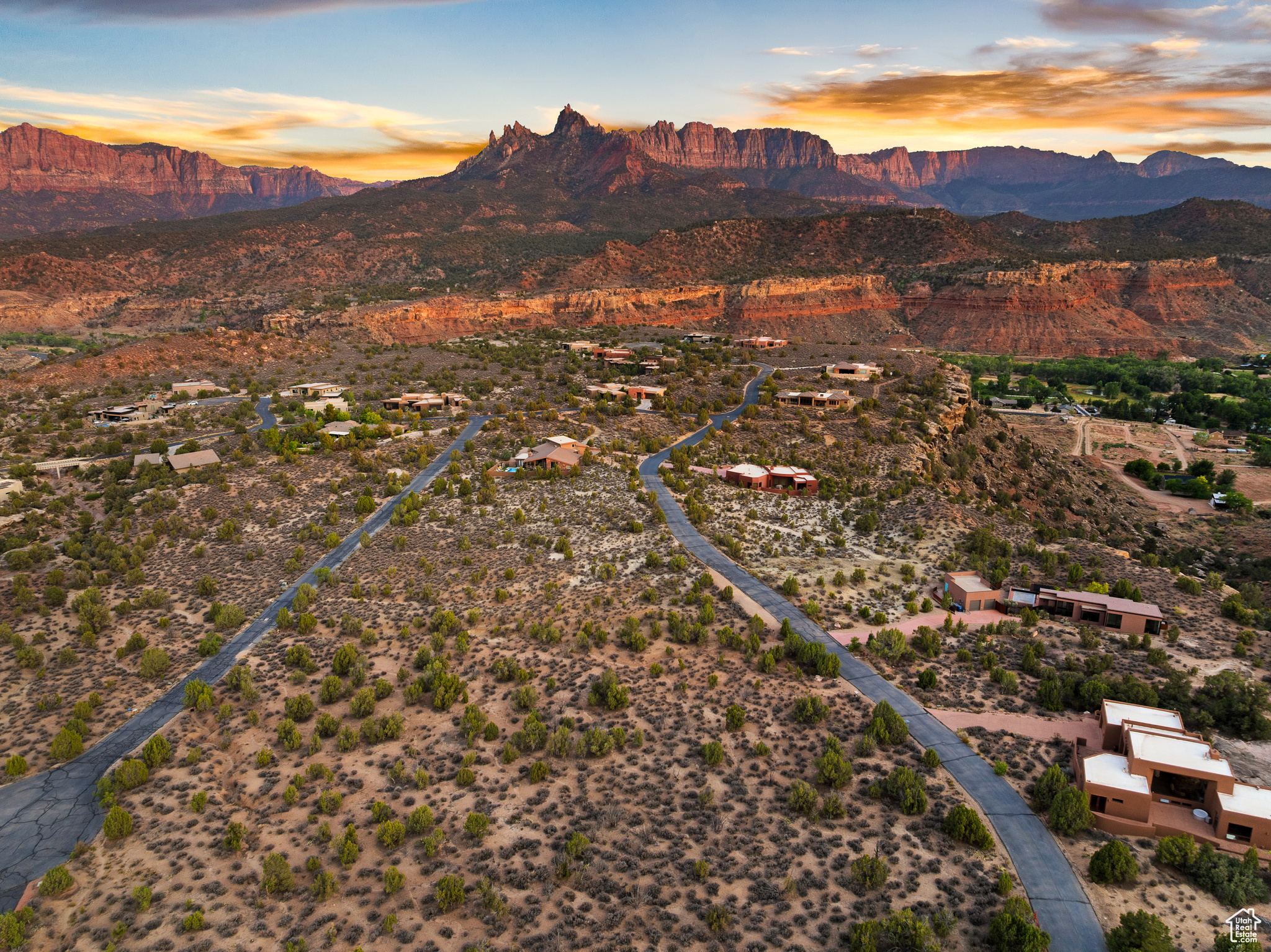 ANASAZI PLATEAU - Land