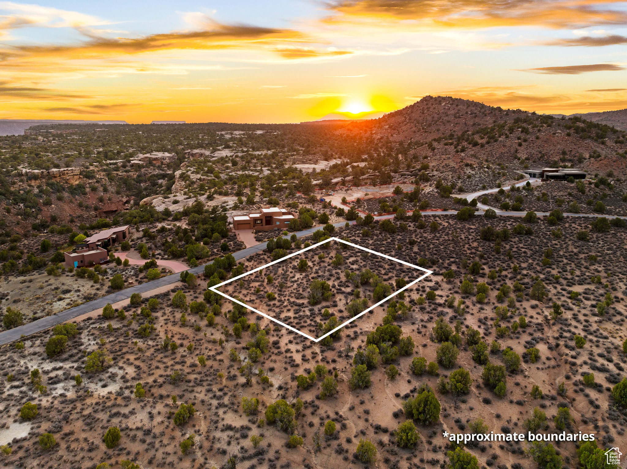 ANASAZI PLATEAU - Land