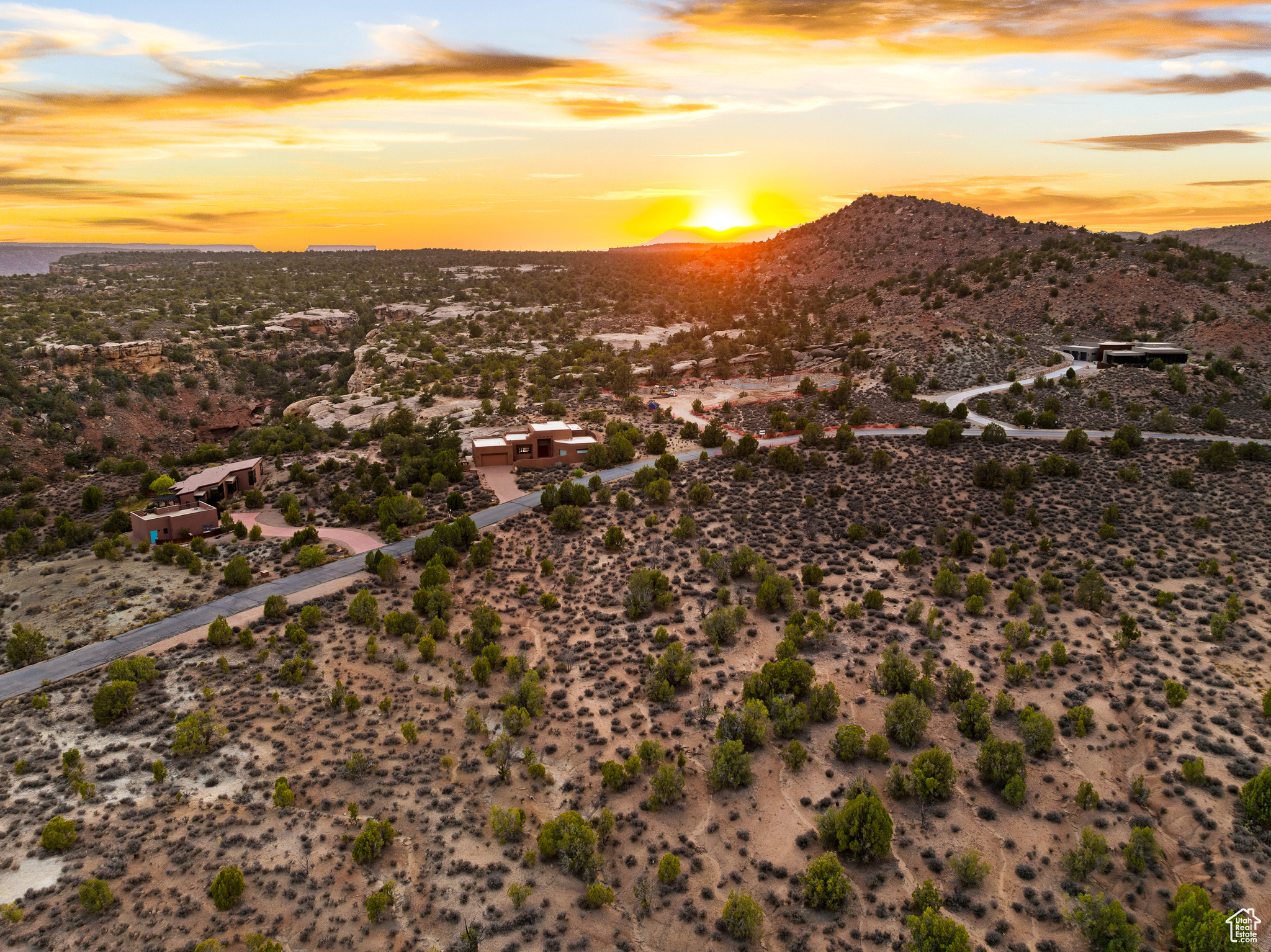 ANASAZI PLATEAU - Land